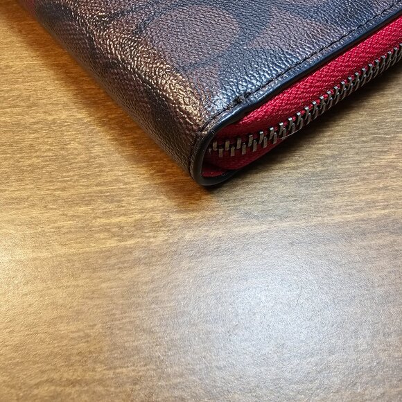 Coach Cherry Design Pac-Man wallet - Picture 5 of 9